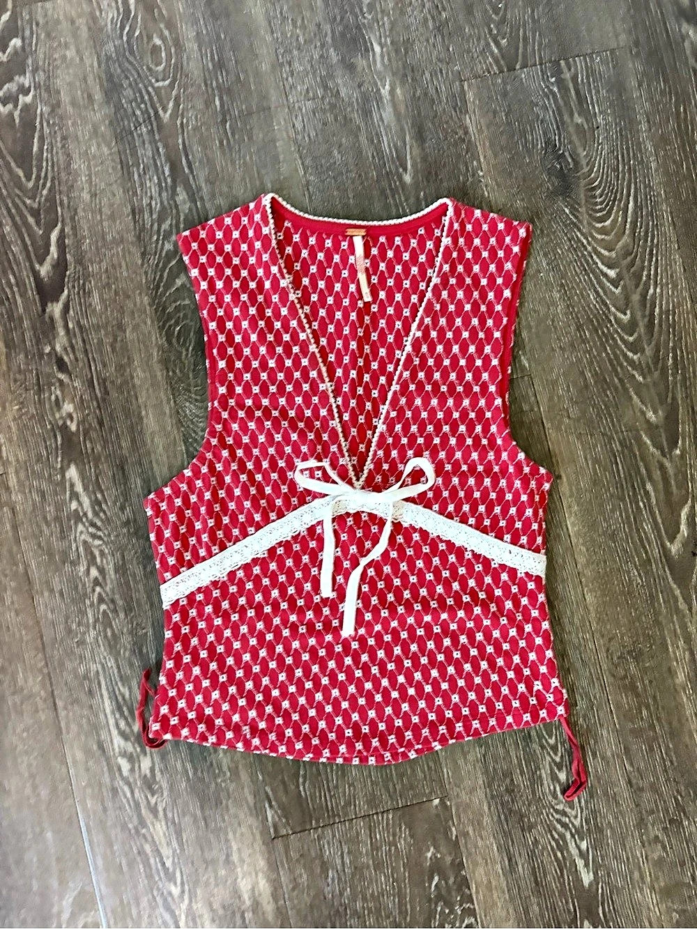 Free people  Red & White Geometric Tie-Waist Tank
